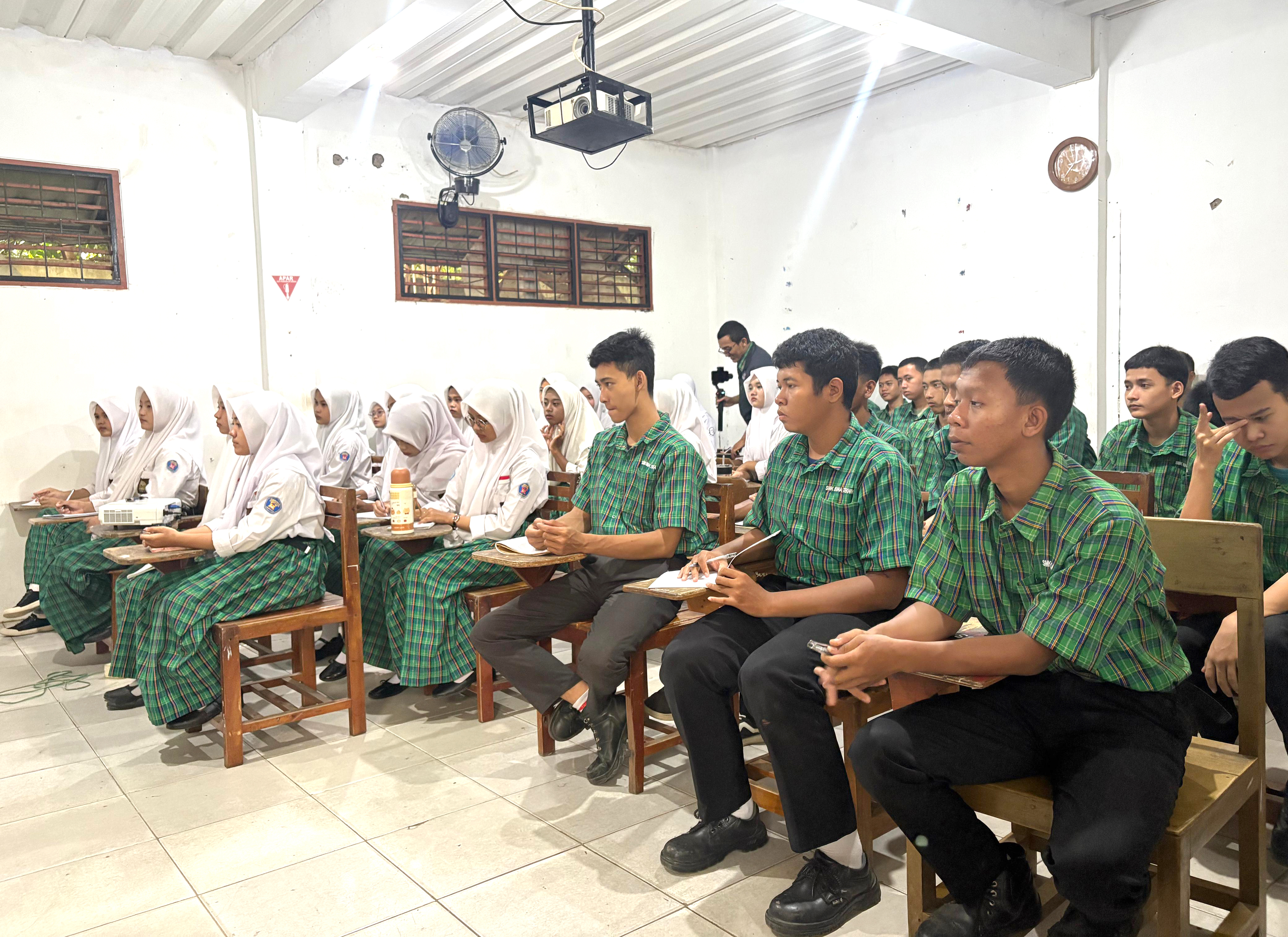 Acara Sosialisasi Program Sekolah Siap Kerja (SSK) di SMK Bina Teknika Cileungsi